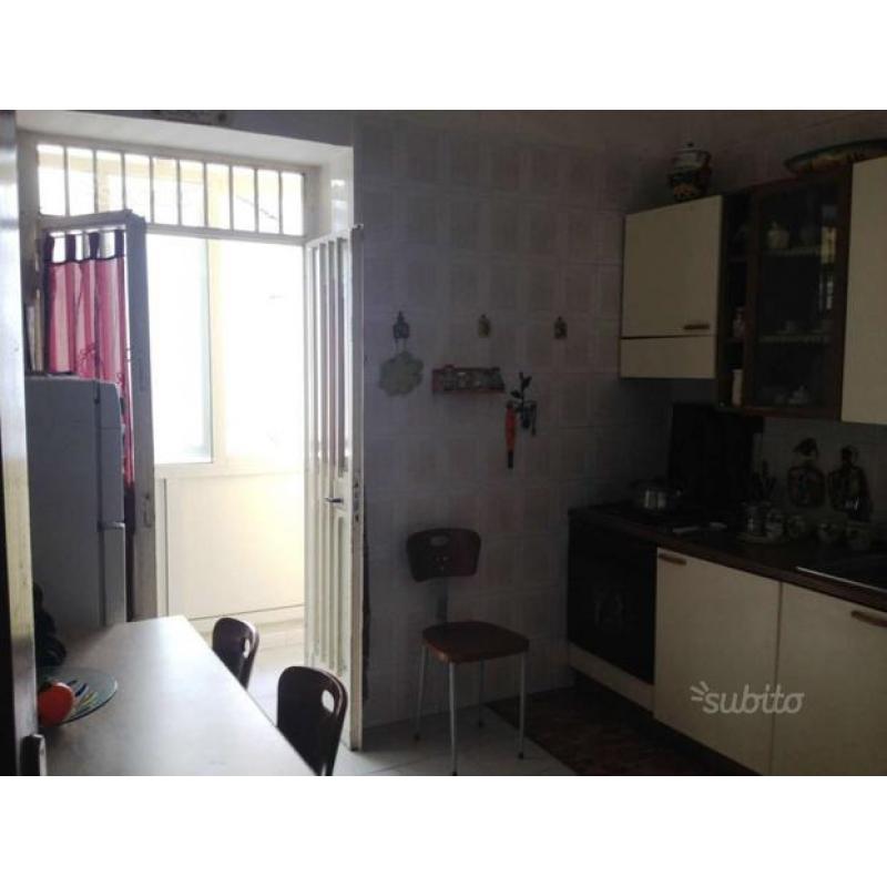 Appartamento a Napoli, via SAN MATTIA, 5 locali