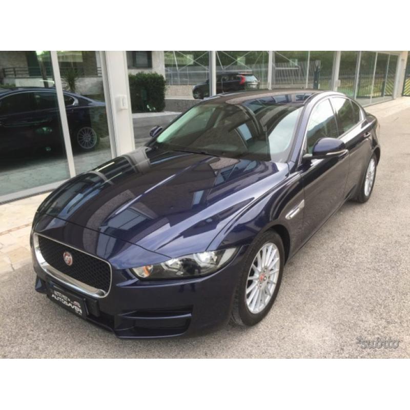JAGUAR XE 2.0 D Turbo aut. Pure Business Edition