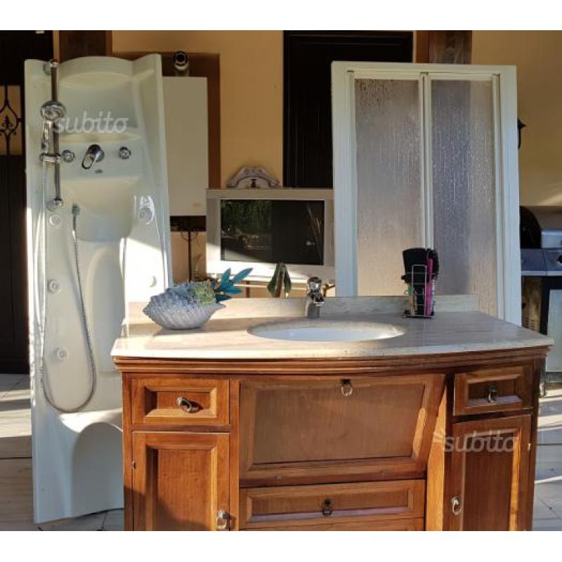 Arredo bagno Napoli colonna doccia mobile e porta