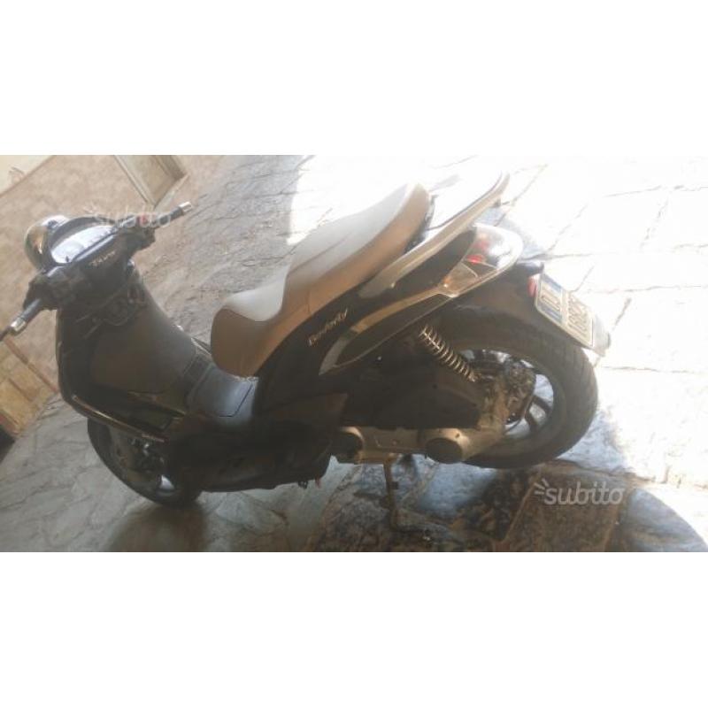 Beverly 124 tourer