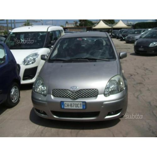 TOYOTA Yaris - 2004