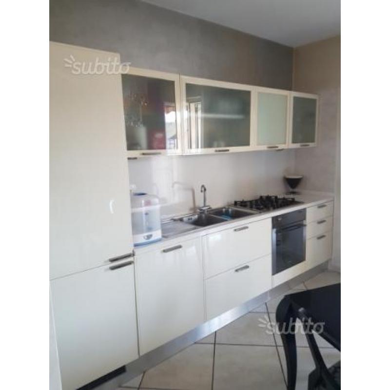 Cucina scavolini + tavolo allungabile miniform