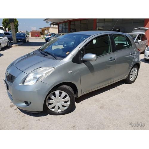 TOYOTA Yaris 1.3 5 porte M-MT Sol