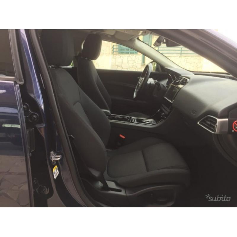 JAGUAR XE 2.0 D Turbo aut. Pure Business Edition