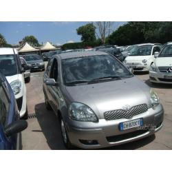 TOYOTA Yaris - 2004