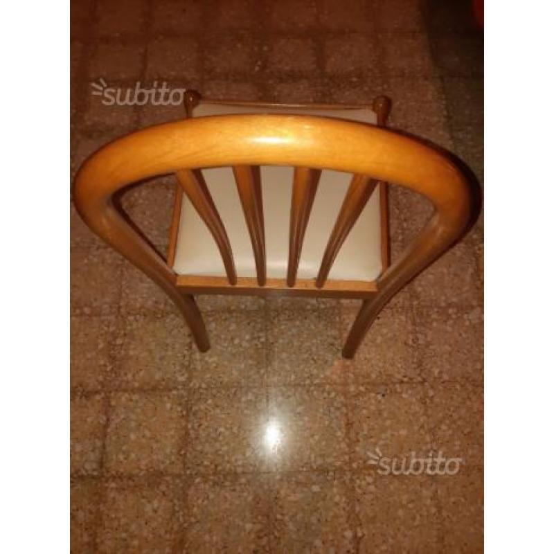 Tavolo con 4 sedie in legno di ciliegio