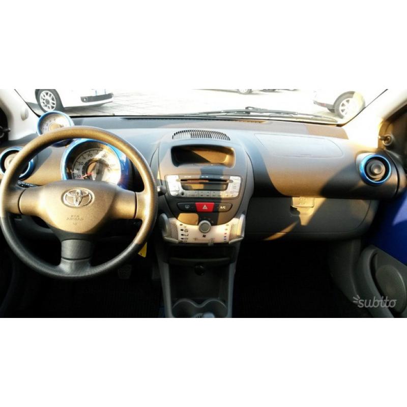TOYOTA Aygo 1.0 12V VVT-i 5 porte Sol
