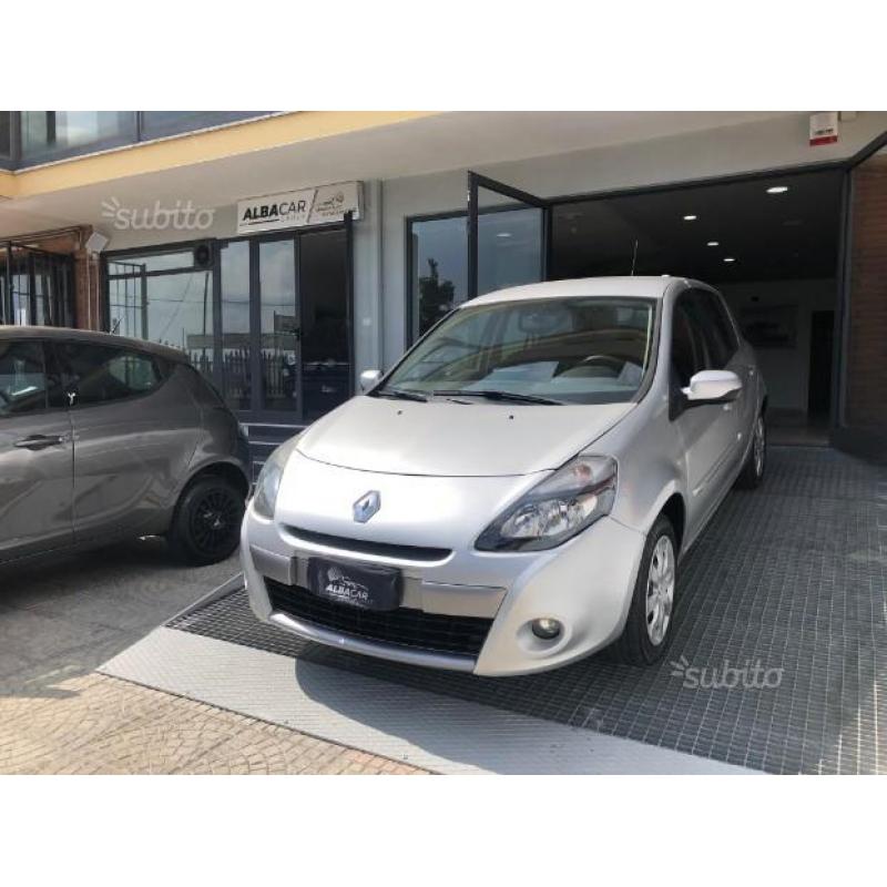 Renault clio navi 1.2 gpl\benz