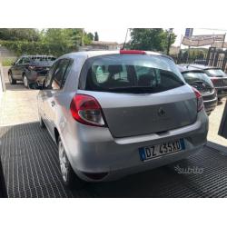 Renault clio navi 1.2 gpl\benz