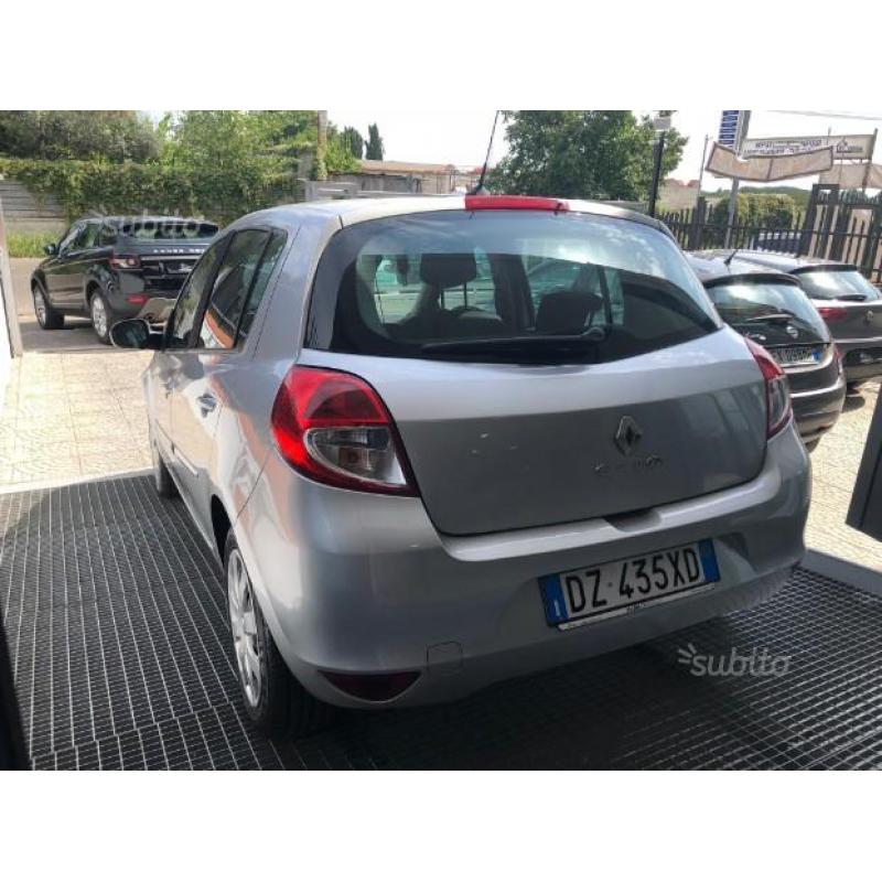 Renault clio navi 1.2 gpl\benz