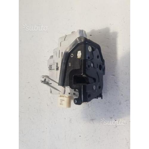 Serratura portiera posteriore destra audi A3 2014