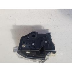 Serratura portiera posteriore destra audi A3 2014