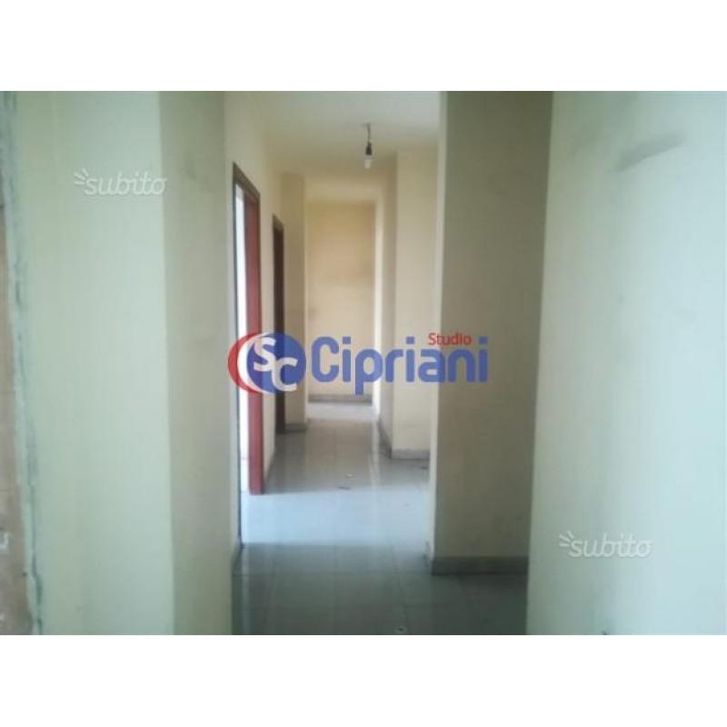 4 vani da ristrutturare via casacelle