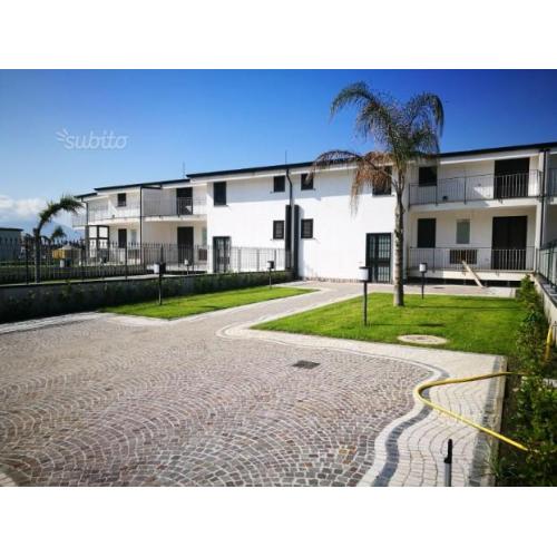 Villette a schiera libere su tre lati