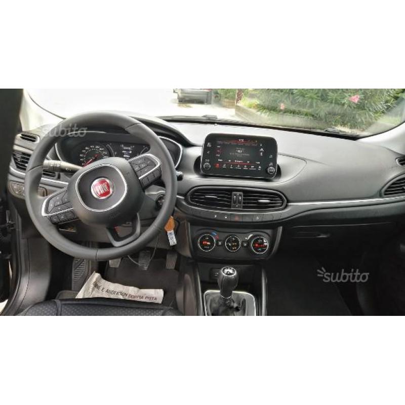 FIAT Tipo 2016 come nuova