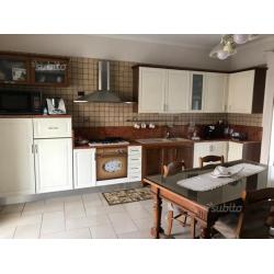Cucina in legno rovere bianca