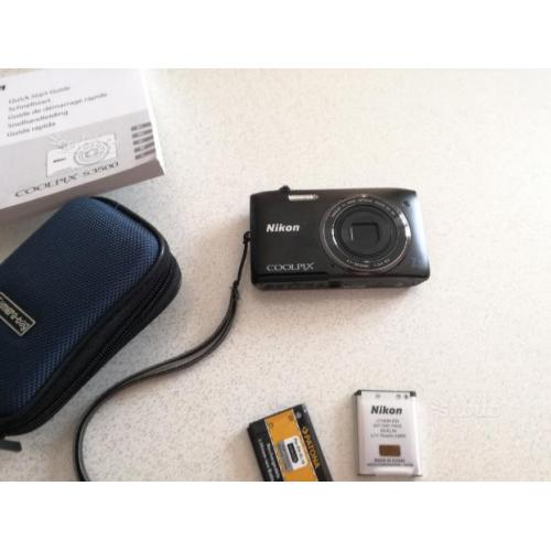 Nikon coolpix s3500 con accessori macchinetta foto