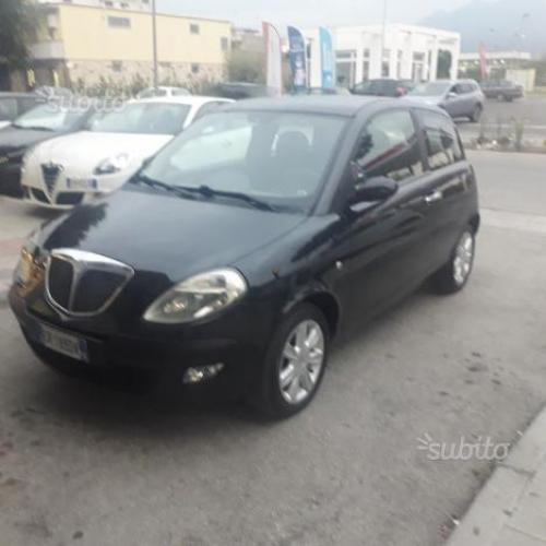 Lancia y