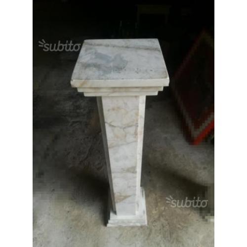 Colonna in marmo