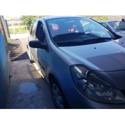 Renault clio 2500dci