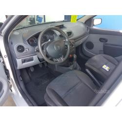 Renault clio 2500dci