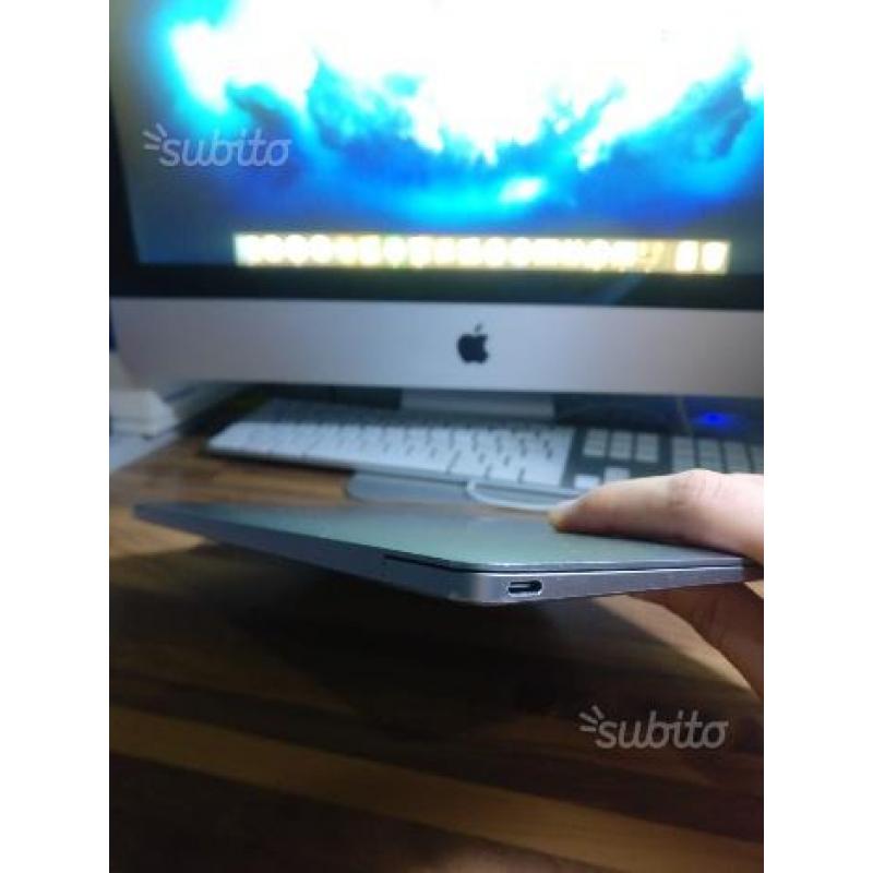 Macbook 12" display retina 166 cicli di ricaricav
