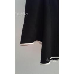 Giacca elegante nera nuova con etichetta
