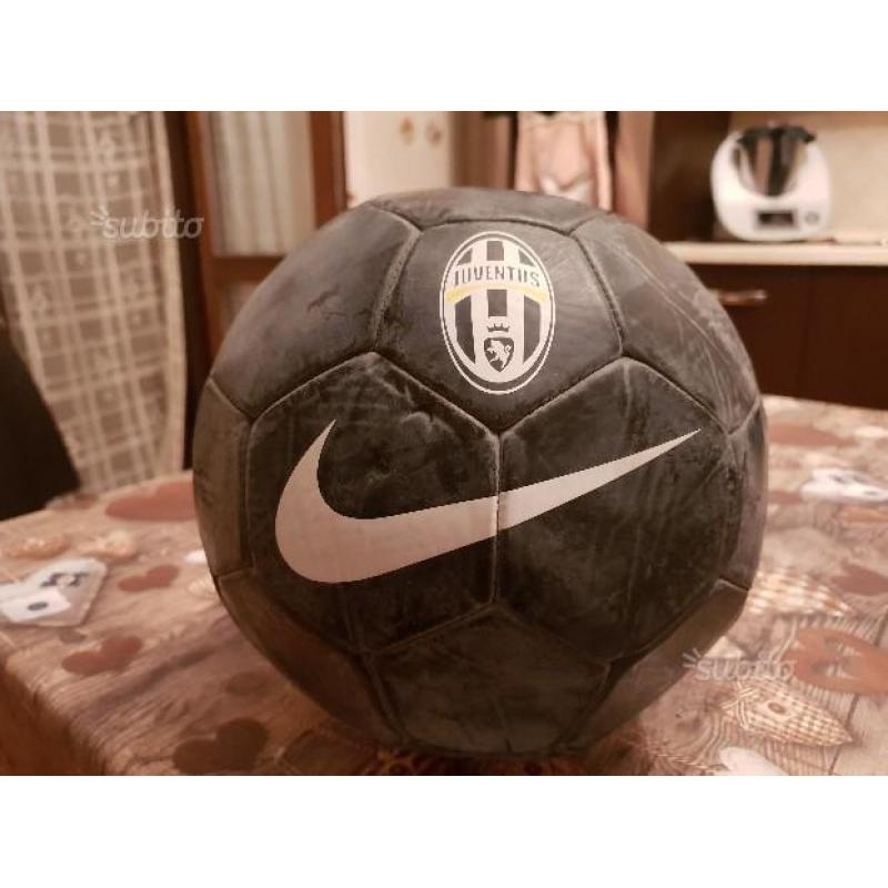 Nuovissimo pallone in cuoio originale nike