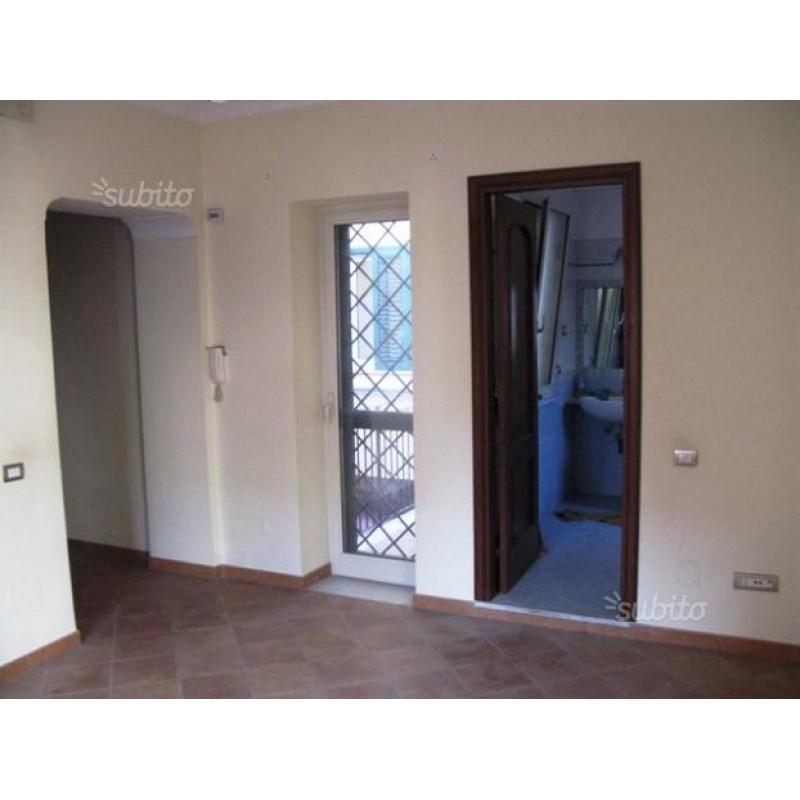 Pozzuoli:Vista Mare-4 vani+2 acc.+4 balconi