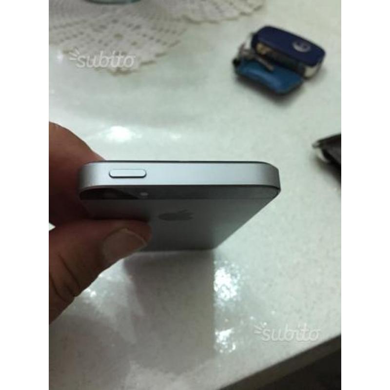 IPhone Se 16gb