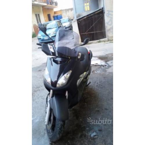 Yamaha x max 250