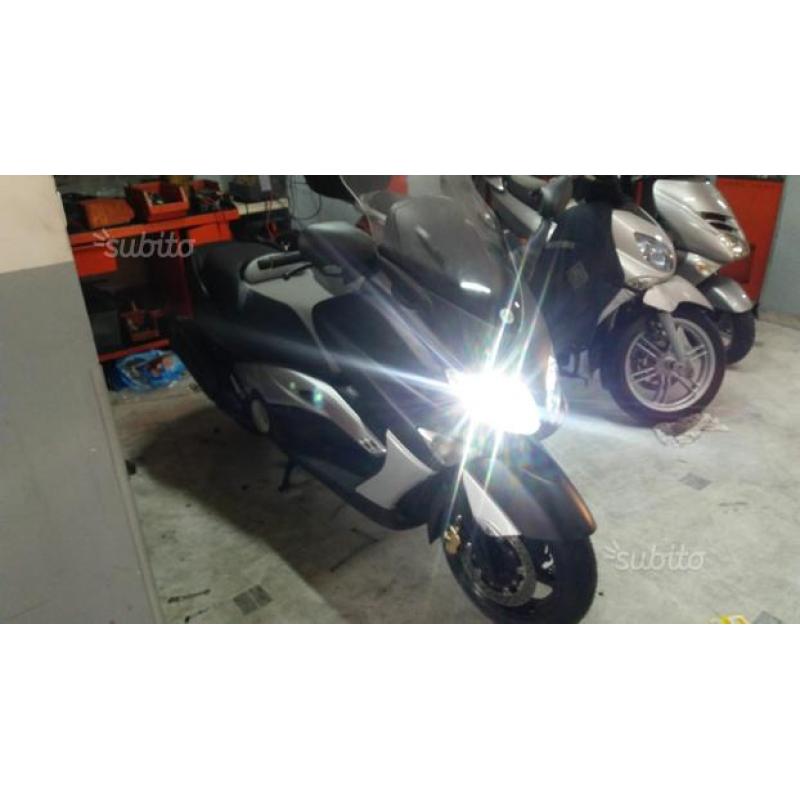 Tmax 500 nuovo nero satinato perfetto