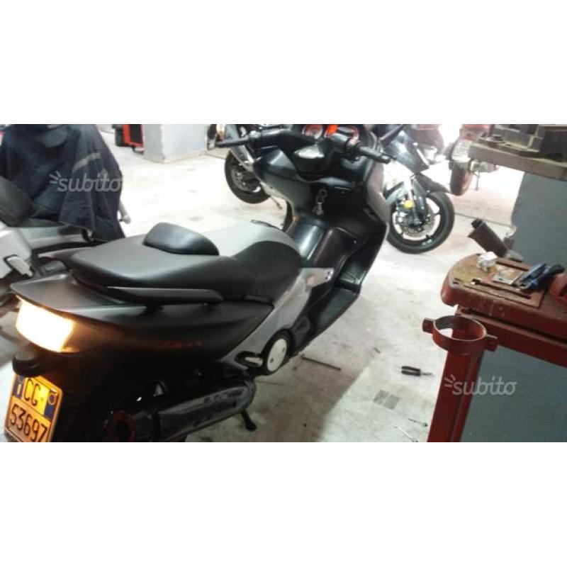 Tmax 500 nuovo nero satinato perfetto