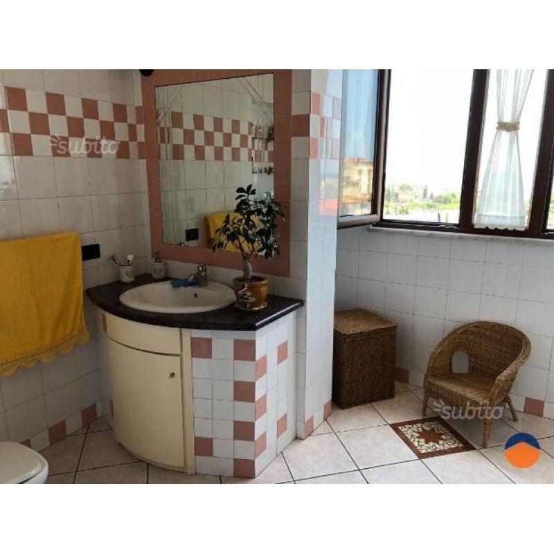 Appartamento con terrazzo vista mare