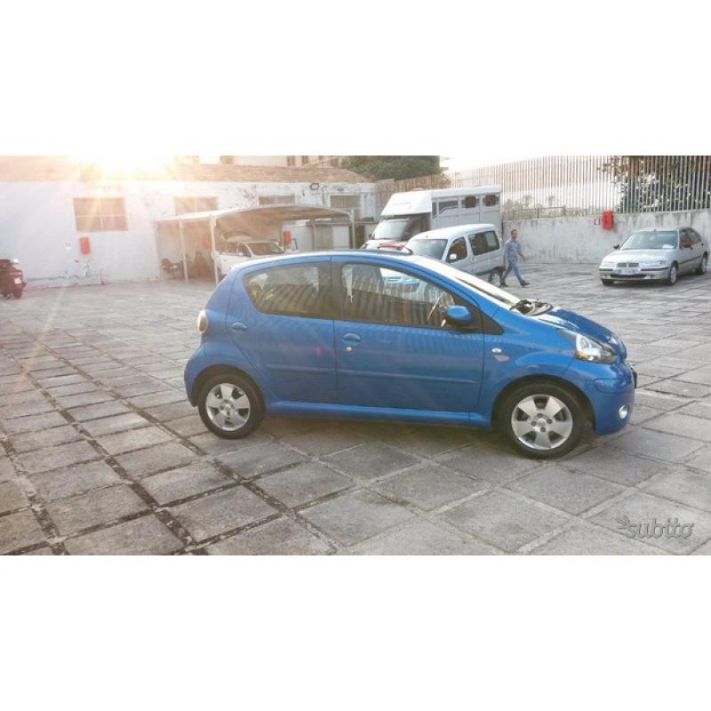 TOYOTA Aygo 1.0 12V VVT-i 5 porte Sol